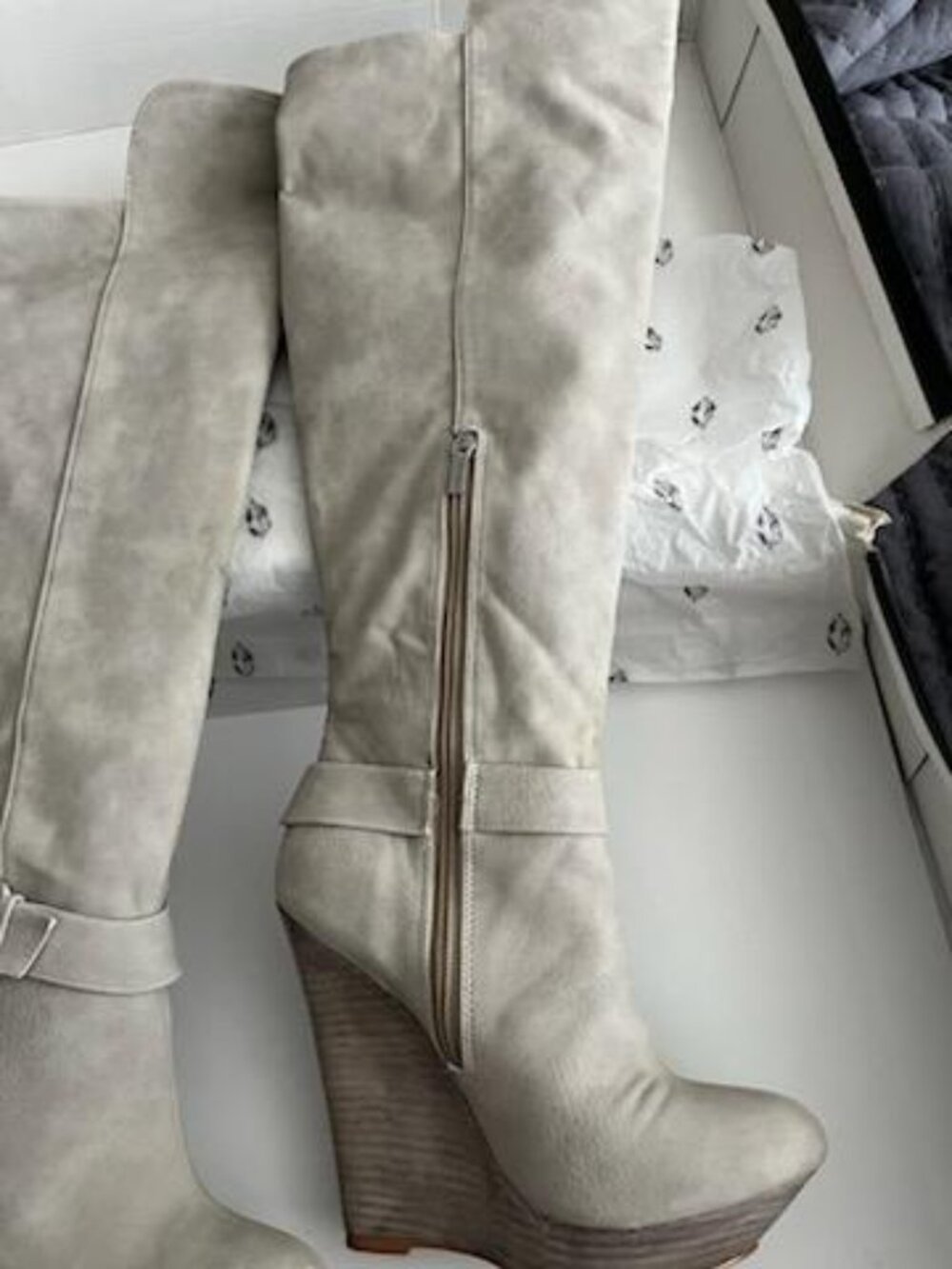 Colin Stuart Platform Boot - Picture 3 of 6